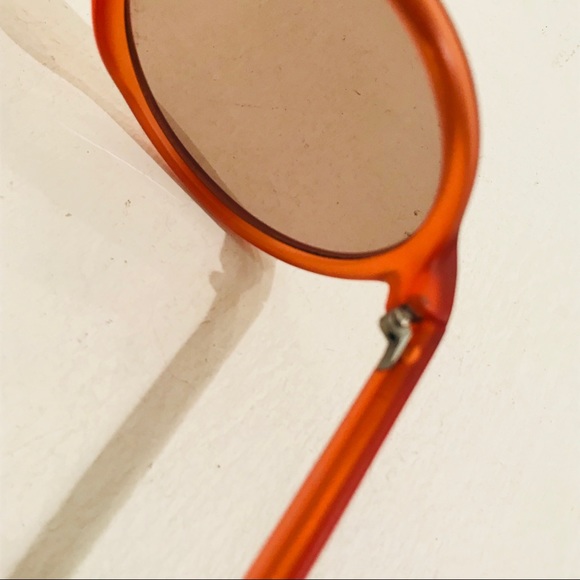 SOLD VINTAGE 🖤 90s Burnt Orange Round Sunglasses - Picture 4 of 7